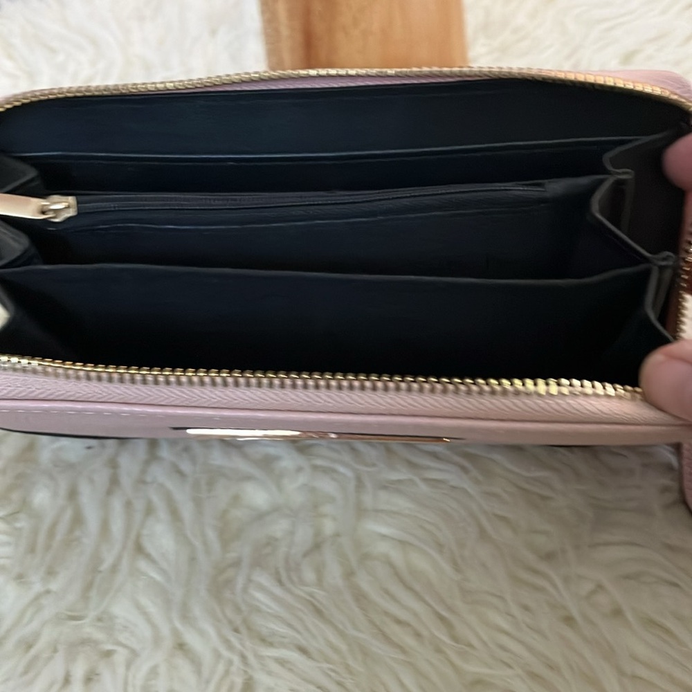 Pink wallet - Picture 2 of 6